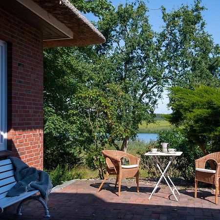 Villa Reetdachhaus Eiderblick à Breiholz Extérieur photo